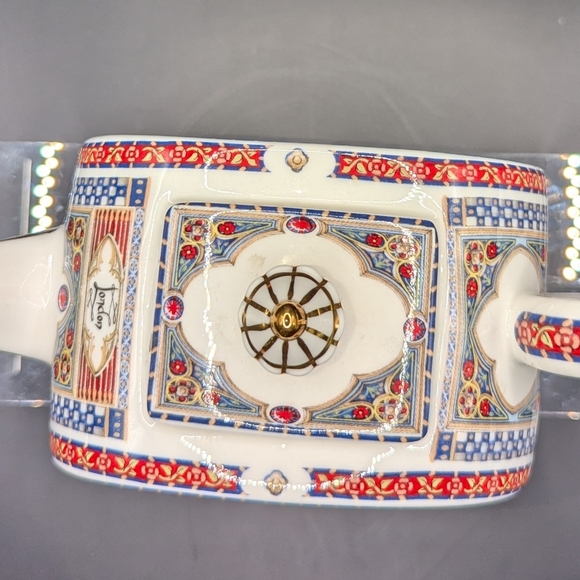 James Sadler Landmarks Tower Bridge Teapot - Picture 3 of 13